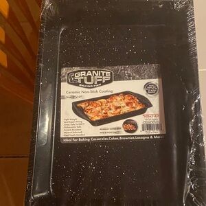 Black Baking Pan with Non-Stick Coating. 9x 13